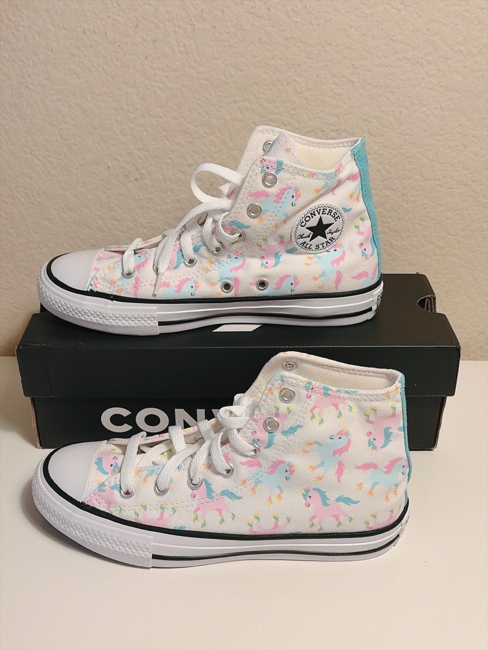 Converse Chuck Taylor All Star Unicorn High Top Junior Size 4 White Multi 669816